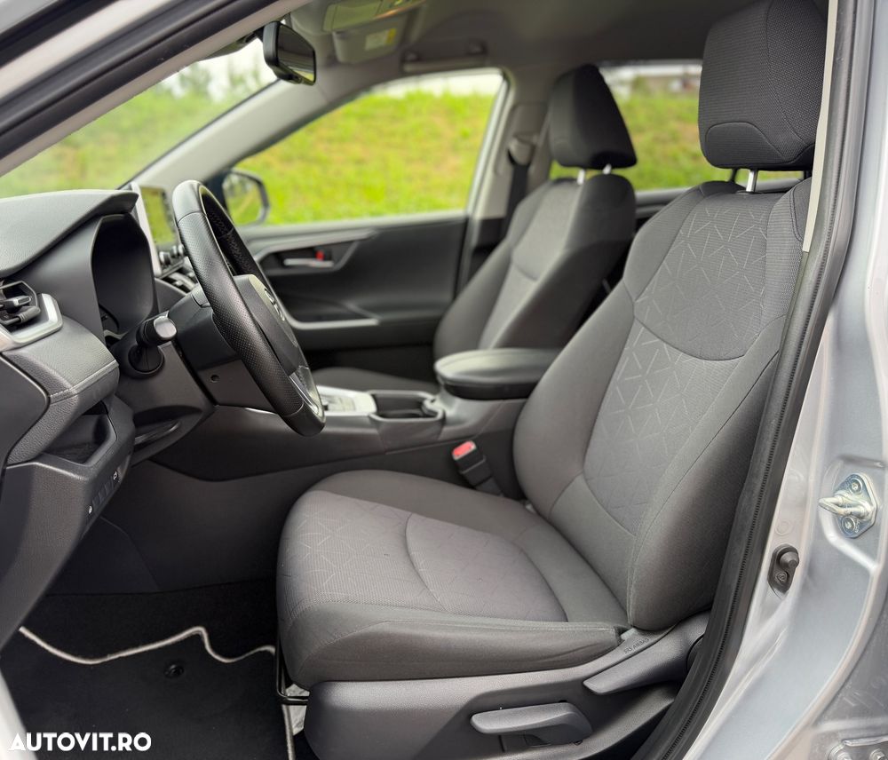 Toyota RAV4 - 8