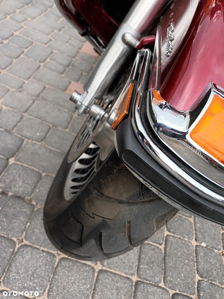 Harley-Davidson FLHTCU Ultra - 2
