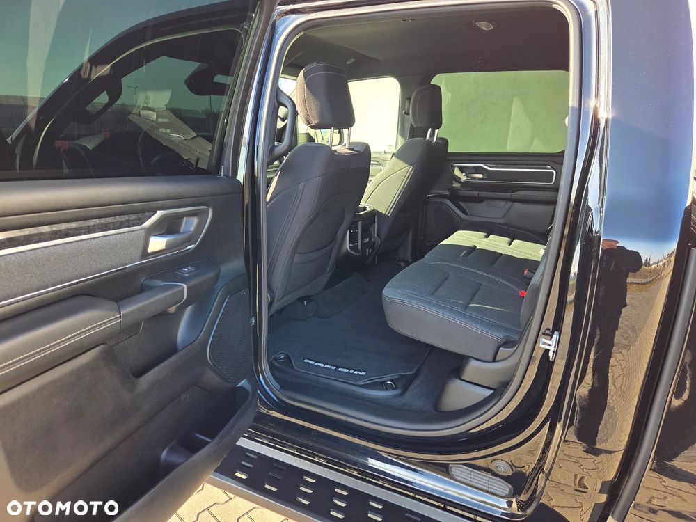 RAM 1500 Crew Cab Shortbed Bighorn - 8