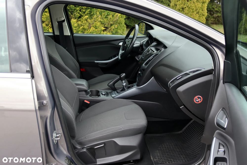 Ford Focus SW 1.6 TDCi DPF S&S Titanium - 24