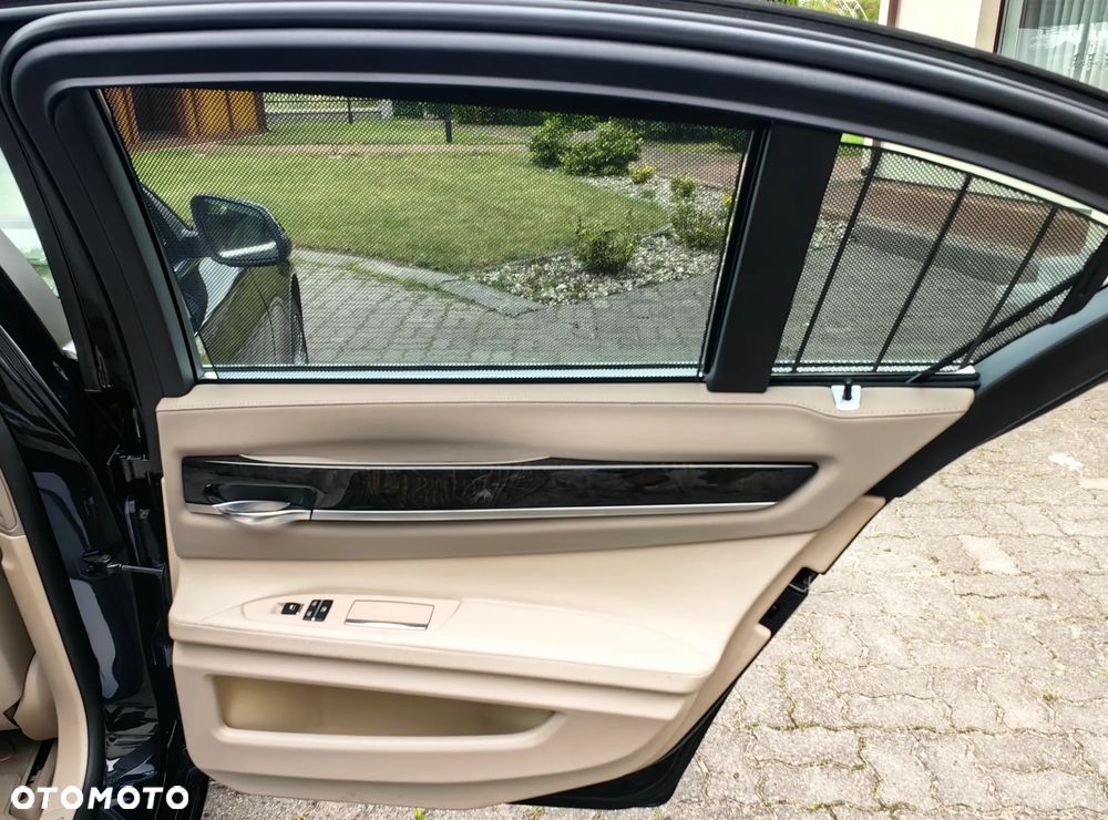 BMW Seria 7 - 19