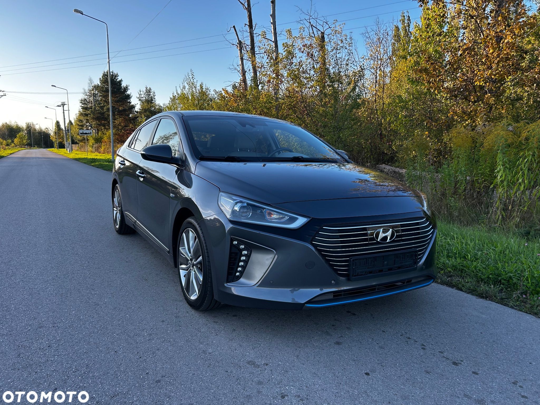 Hyundai IONIQ Hybrid 1.6 GDI Premium - 1