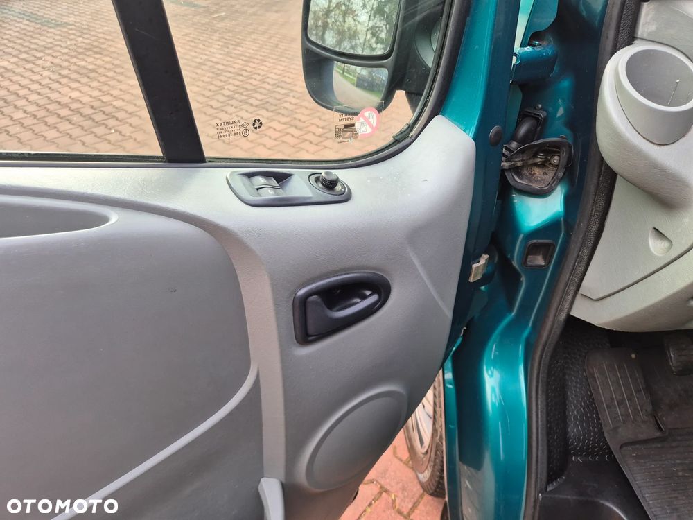 Renault Trafic - 16