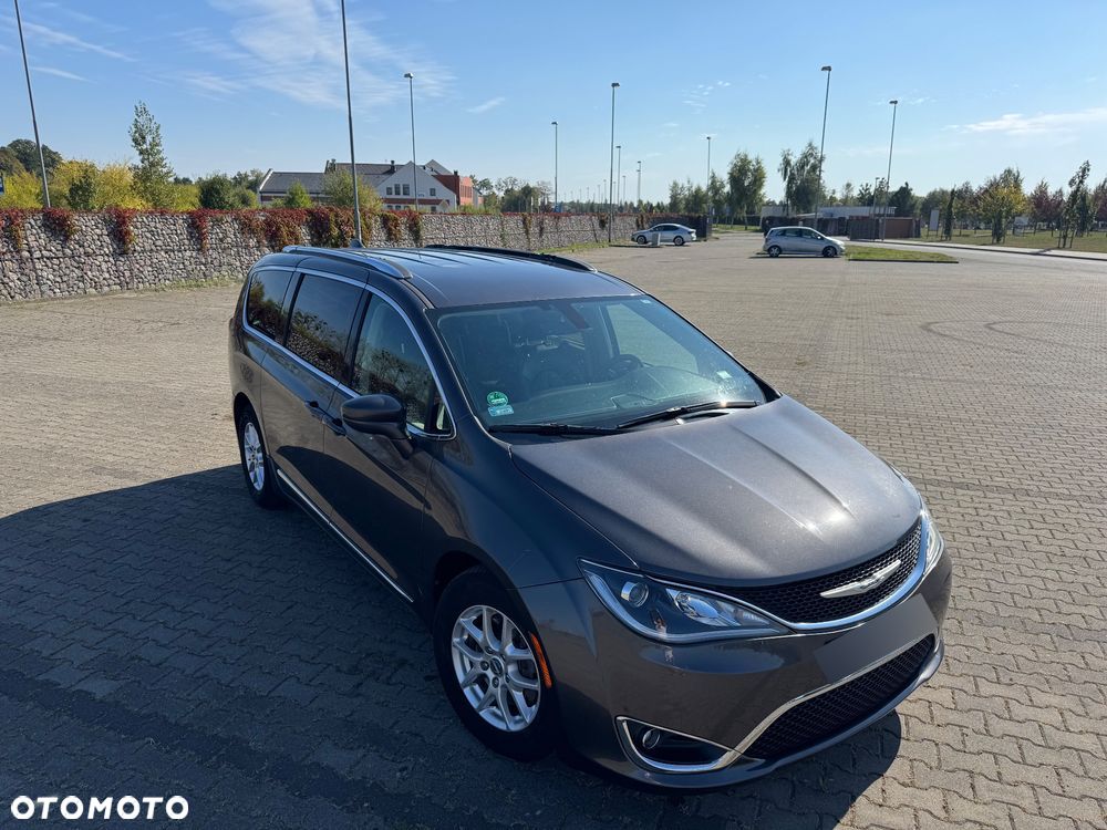 Chrysler Pacifica - 9