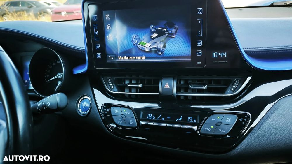Toyota C-HR Hybrid Style - 11