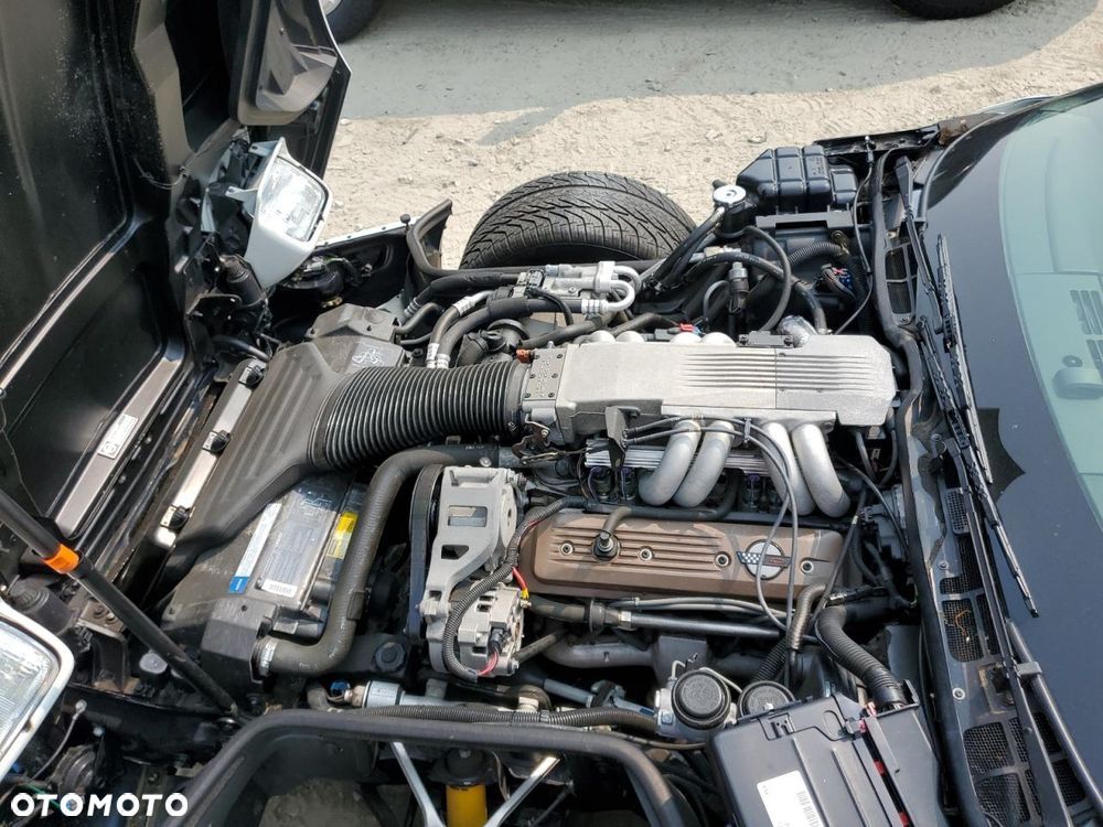 Chevrolet Corvette - 9