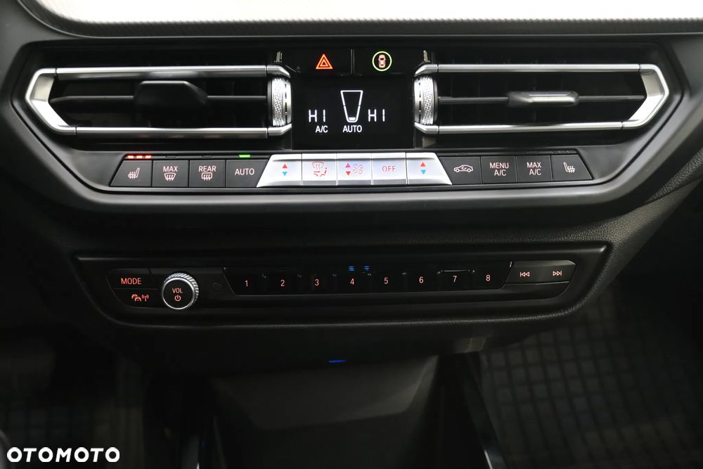 BMW Seria 1 118i Sport Line - 18