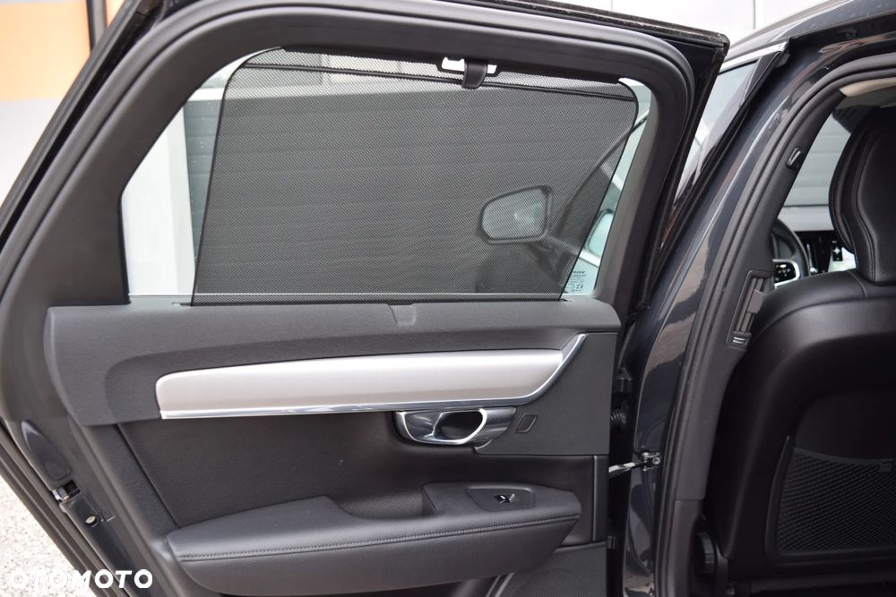 Volvo V90 D3 Momentum Pro - 34