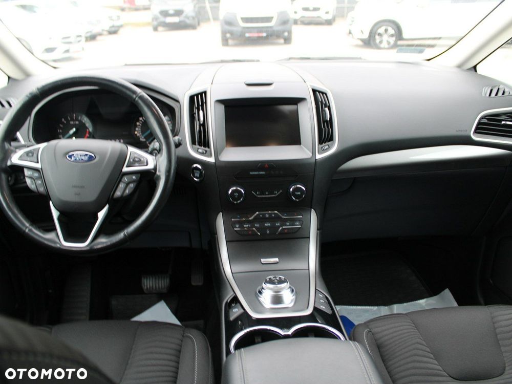Ford S-Max - 17