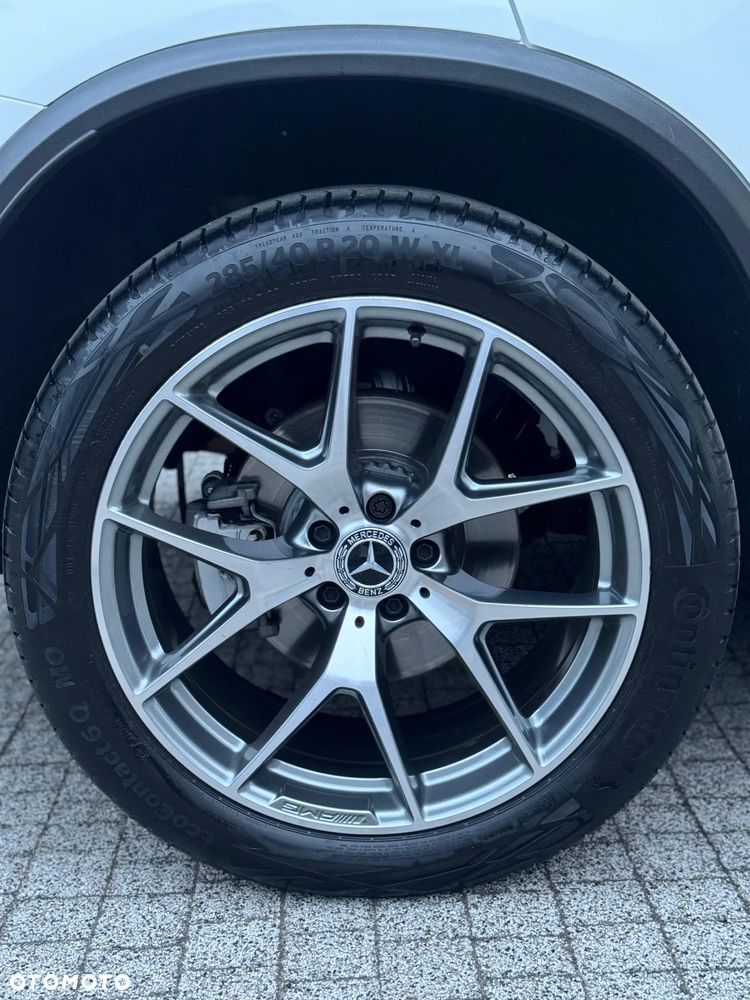 Mercedes-Benz GLC 300 4Matic 9G-TRONIC AMG Line - 11