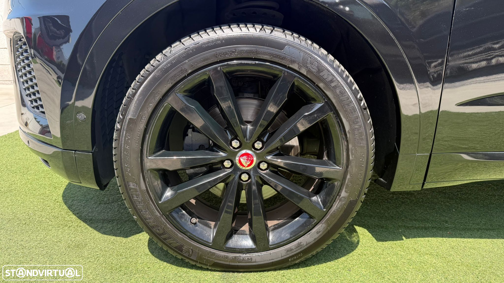 Jaguar E-Pace 2.0 i4D R-Dynamic AWD Aut. - 14