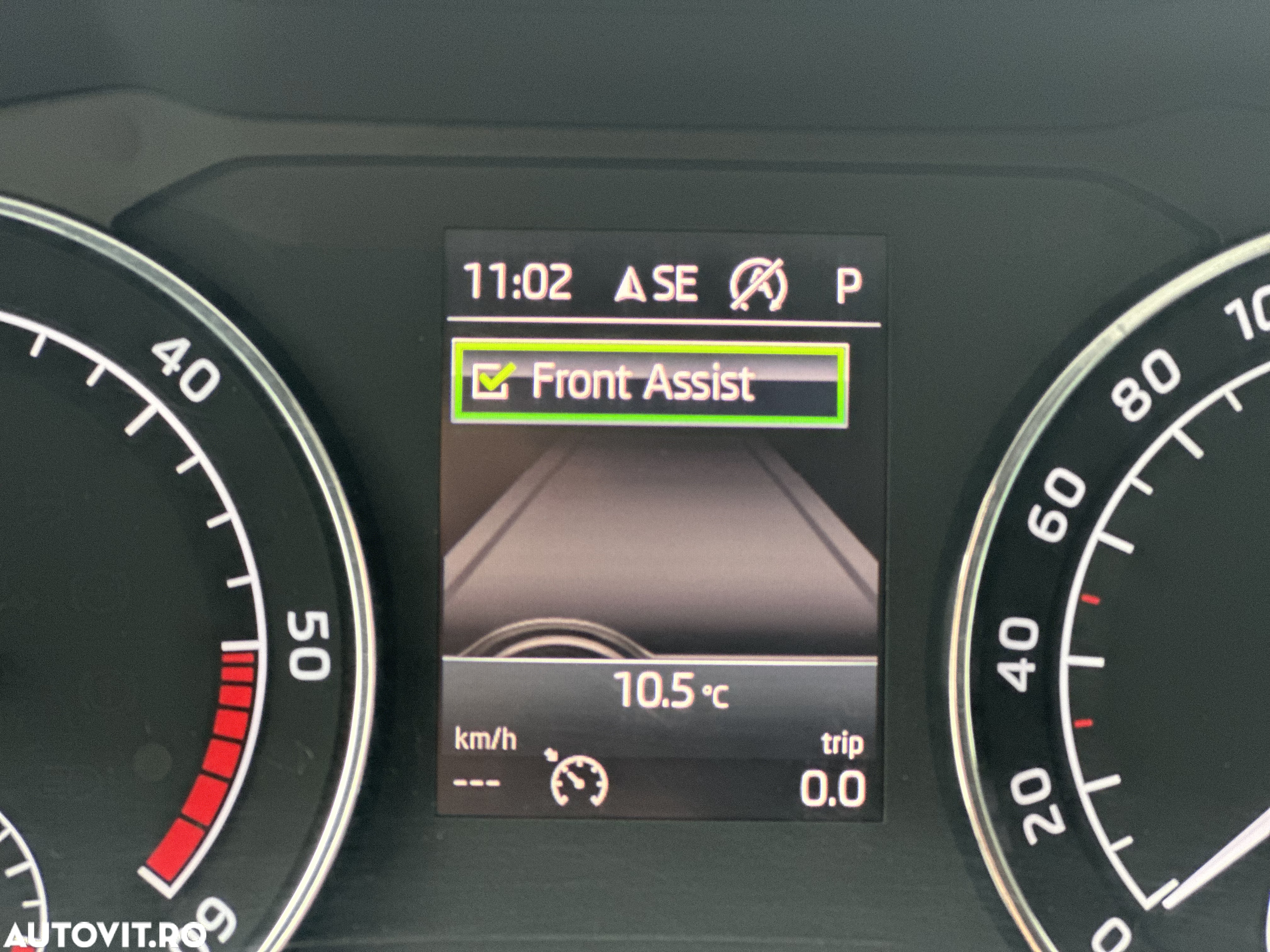 Skoda Superb Combi 2.0 TDI DSG Ambition - 24