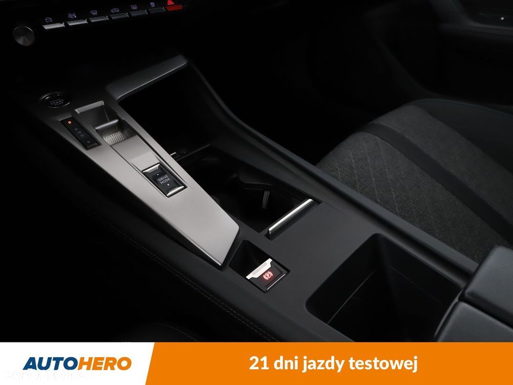 Peugeot 408 - 30
