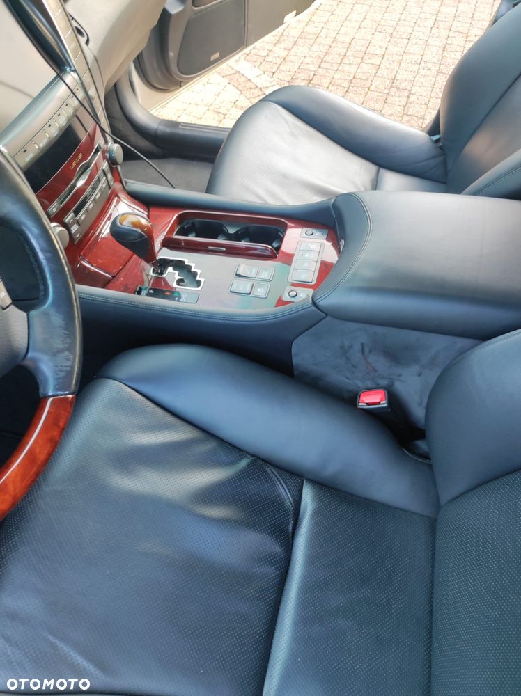 Lexus LS 460 Elite - 10