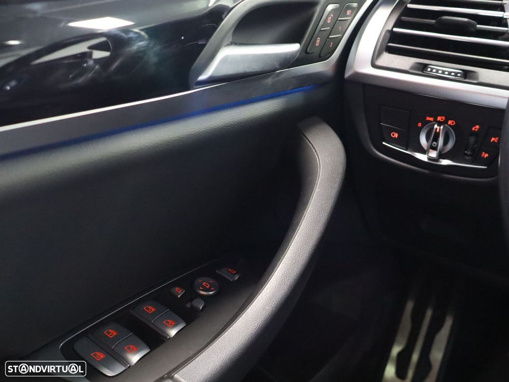 BMW iX3 M Sport Impressive - 16