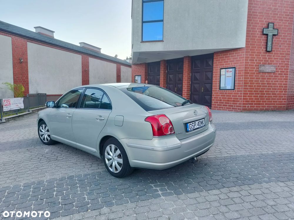 Toyota Avensis 1.8 VVT-i Luna - 4