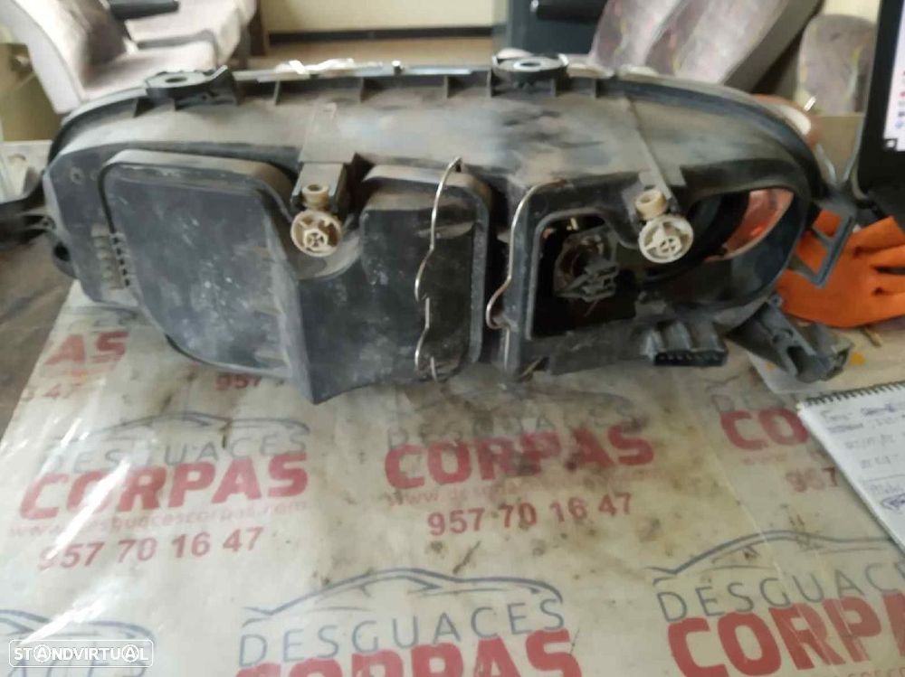 FAROL DIREITO FIAT PUNTO 2001 - - 2