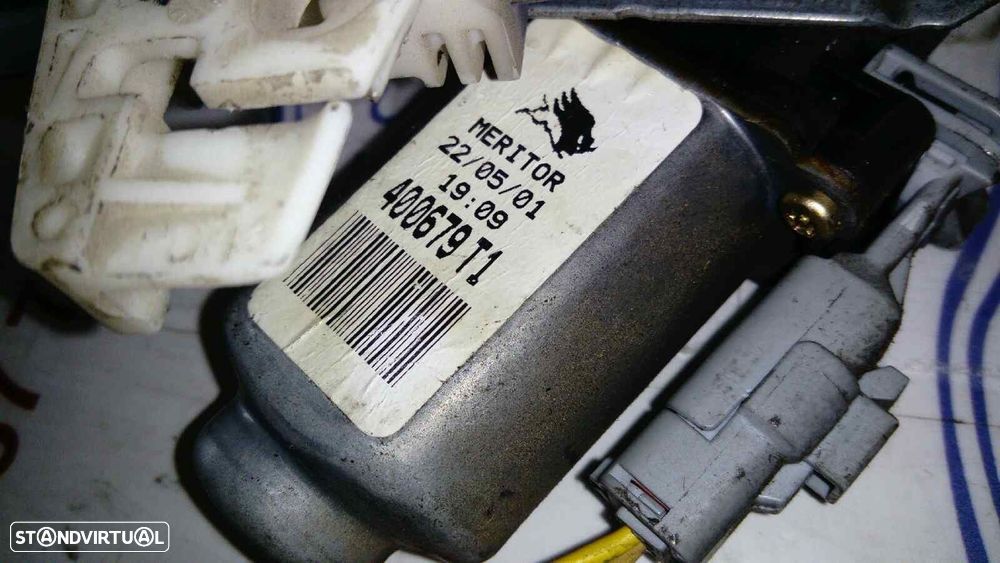 ELEVADOR DE VIDRO FRONTAL DIREITO CITROEN XSARA 2001 -400679T1 - 1