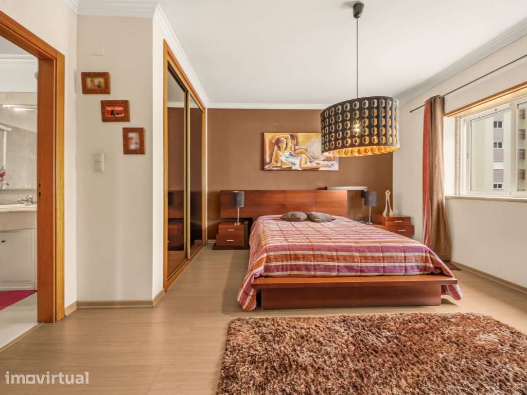 Apartamento T3 com Varanda e Garagem Box, na Quinta da Piedade - Grande imagem: 3/31