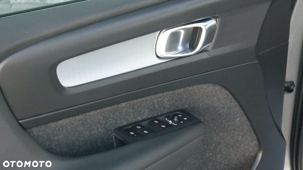 Volvo XC 40 - 24