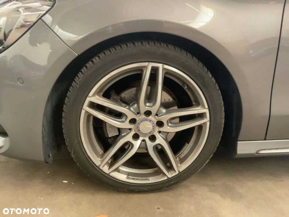 Mercedes-Benz CLA Shooting Brake 180 AMG Line - 10