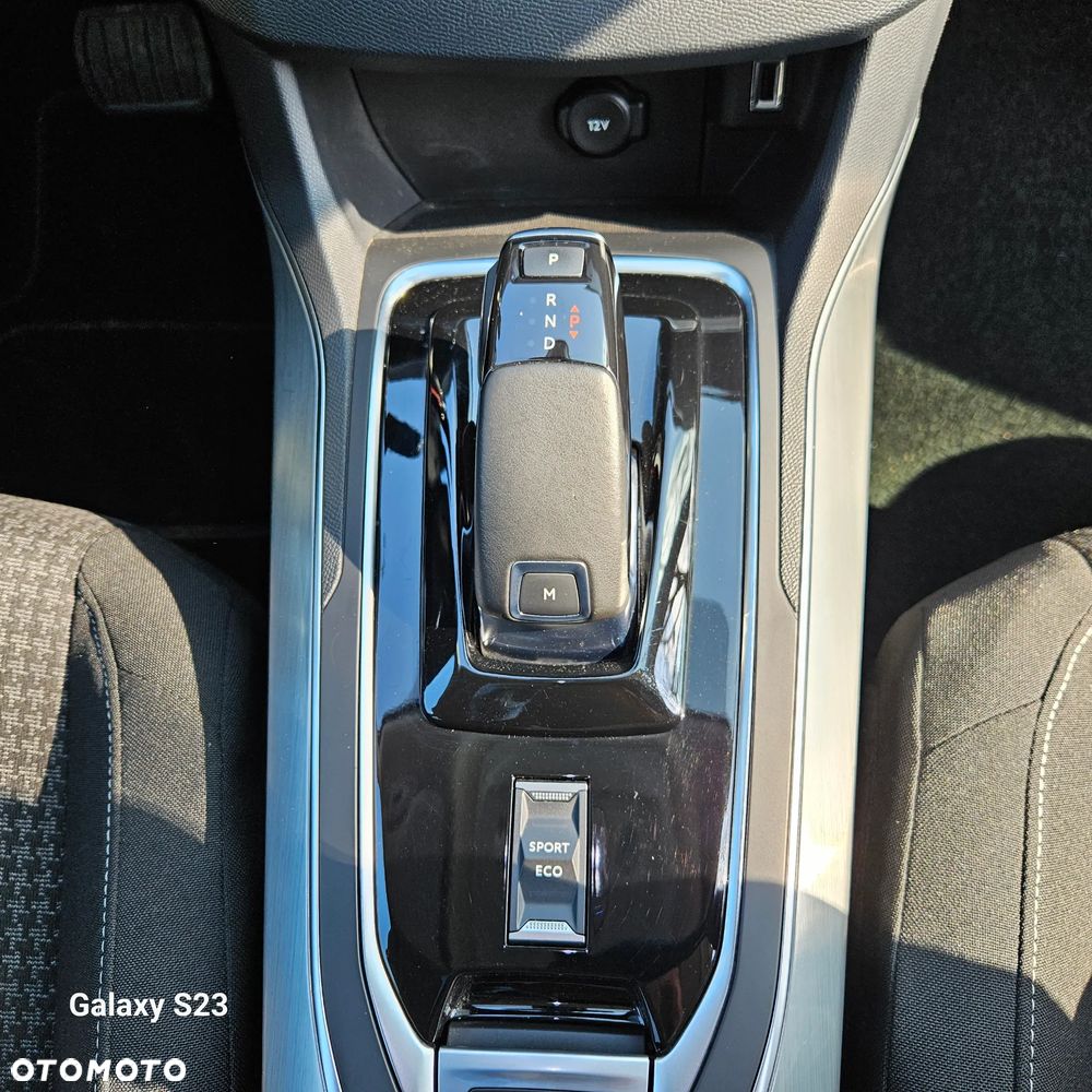 Peugeot 308 BlueHDi 130 EAT8 Allure - 29