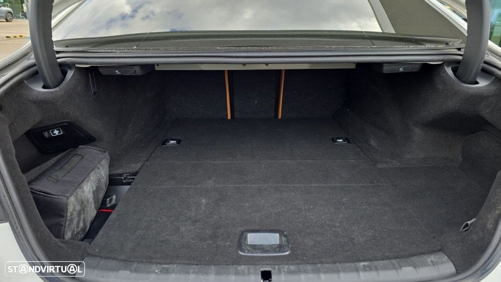 BMW 530 e Pack M - 16