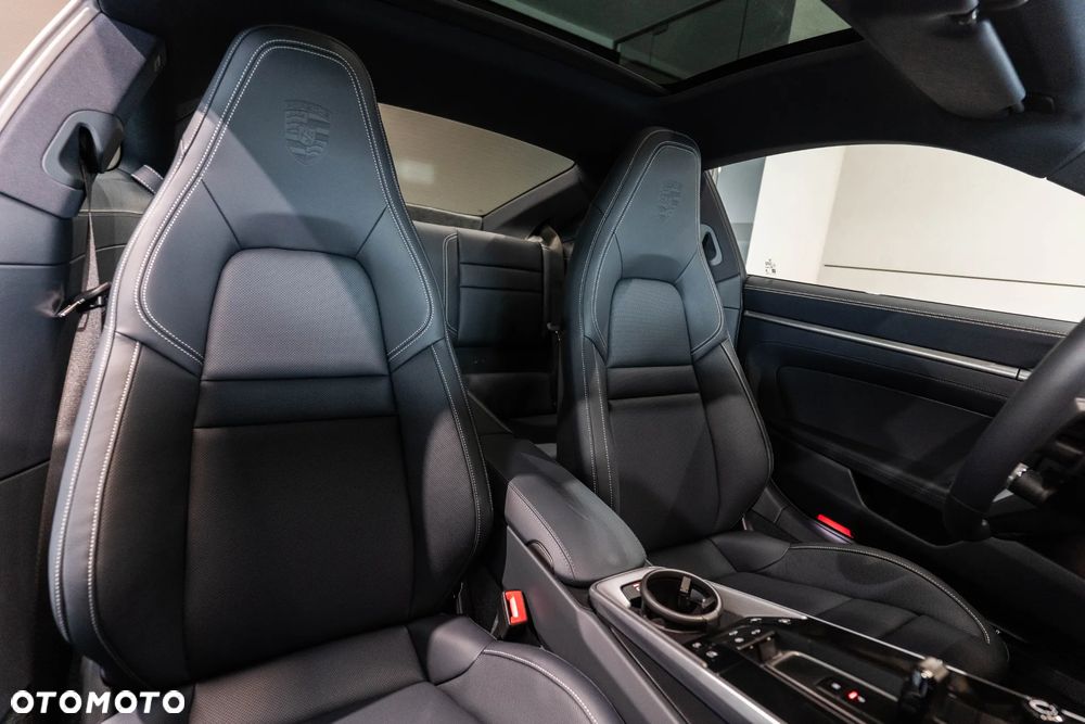 Porsche 911 Carrera 4S - 14