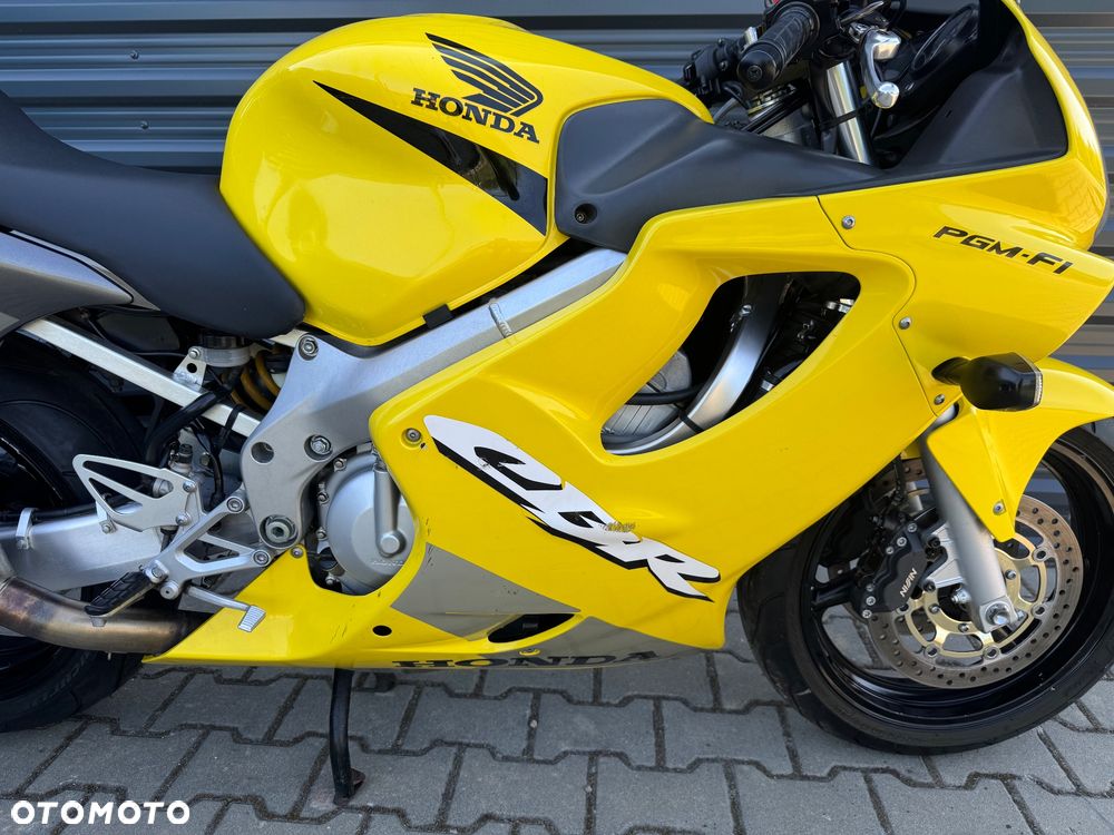 Honda CBR - 17