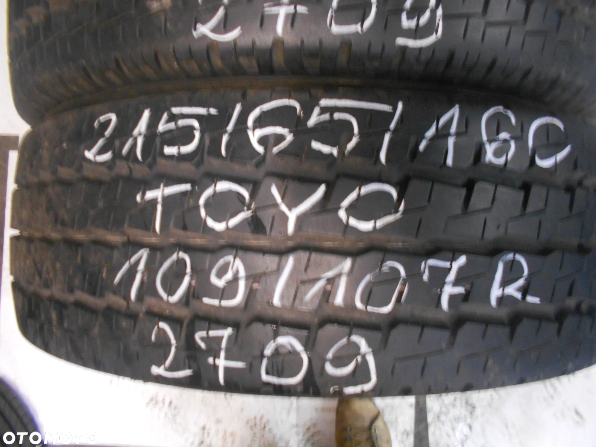 OPONY 215/65R16C TOYO H08 DOT 2709 9MM - 3