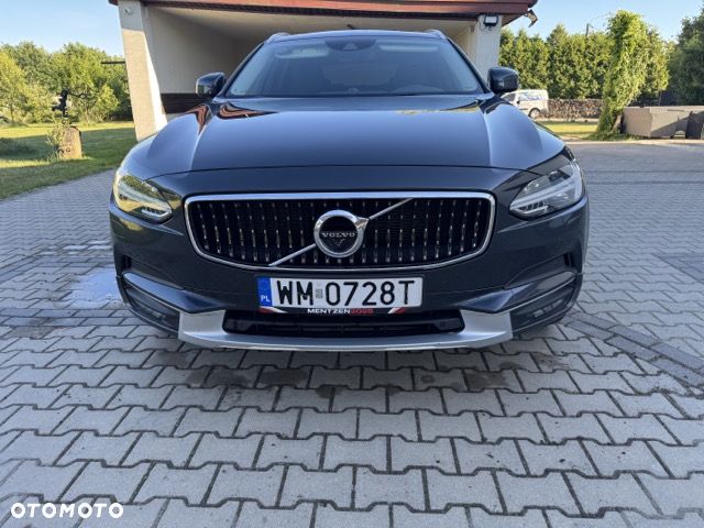 Volvo V90 Cross Country - 4