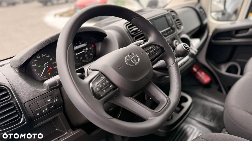 Toyota Proace Max - 10