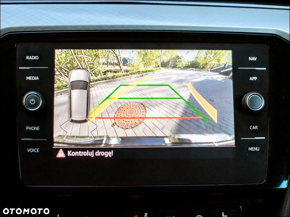 Volkswagen Passat - 22