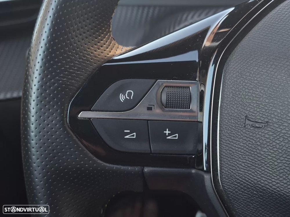 Peugeot e-2008 50 kWh GT Pack - 12