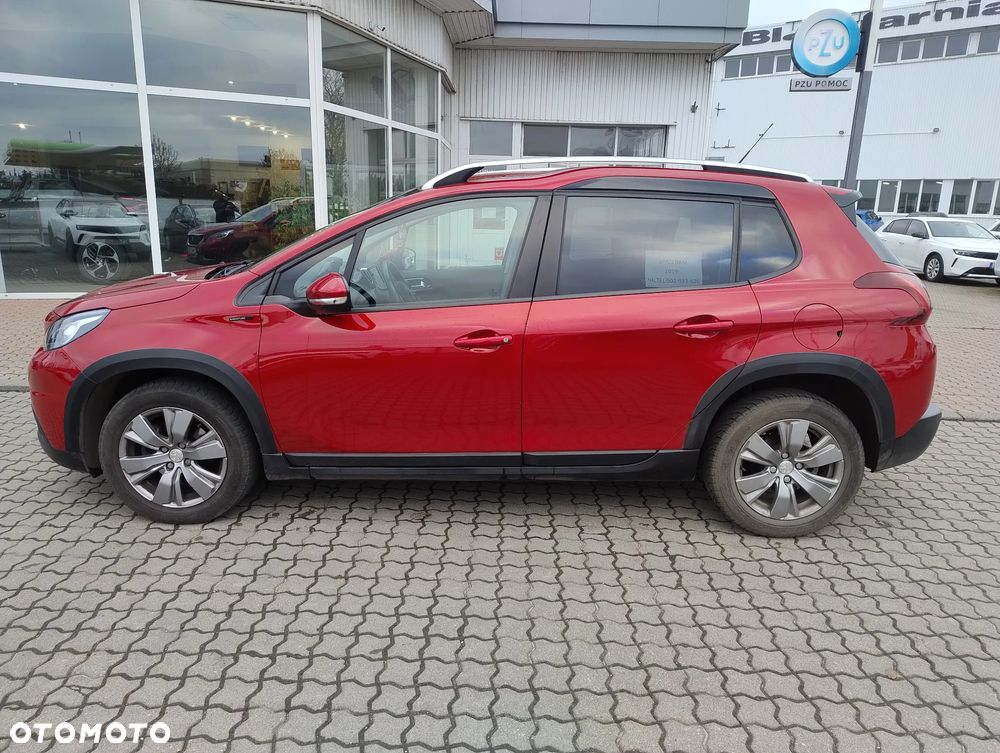 Peugeot 2008 1.2 Pure Tech GPF Signature S&S - 6