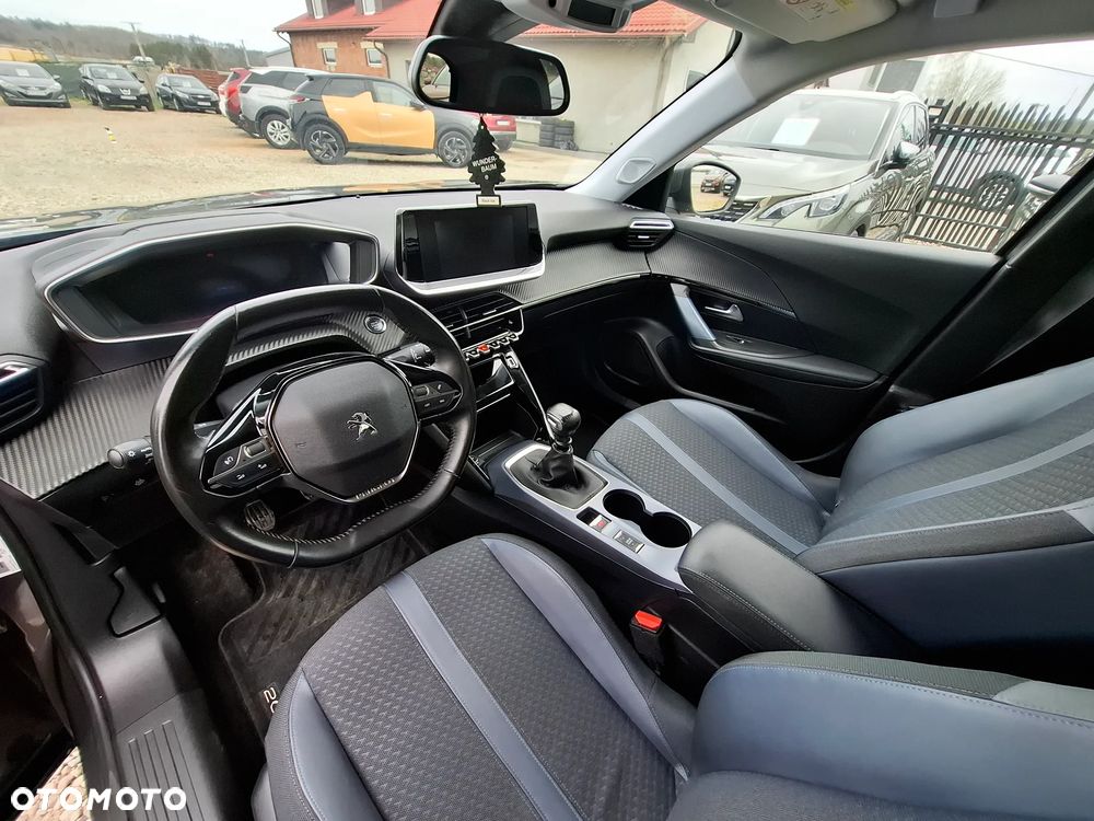 Peugeot 2008 1.2 PureTech Allure S&S EAT8 - 11
