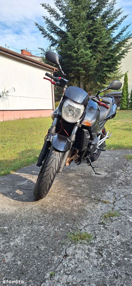 Suzuki GSR - 4