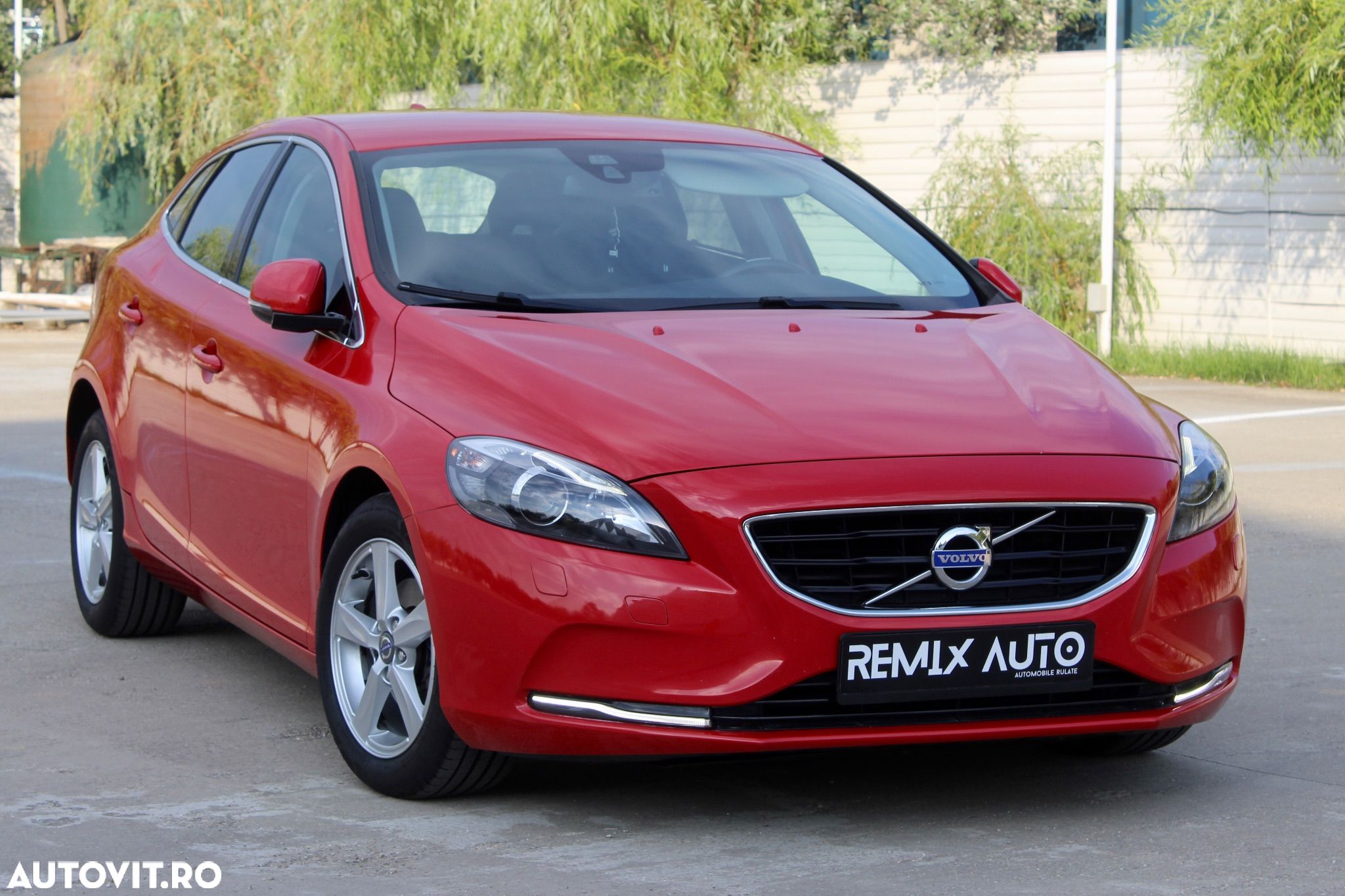 Volvo V40 D2 Momentum - 1
