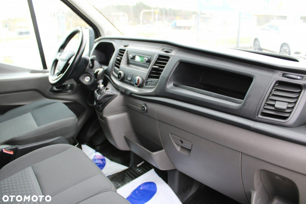 Ford Transit - 12
