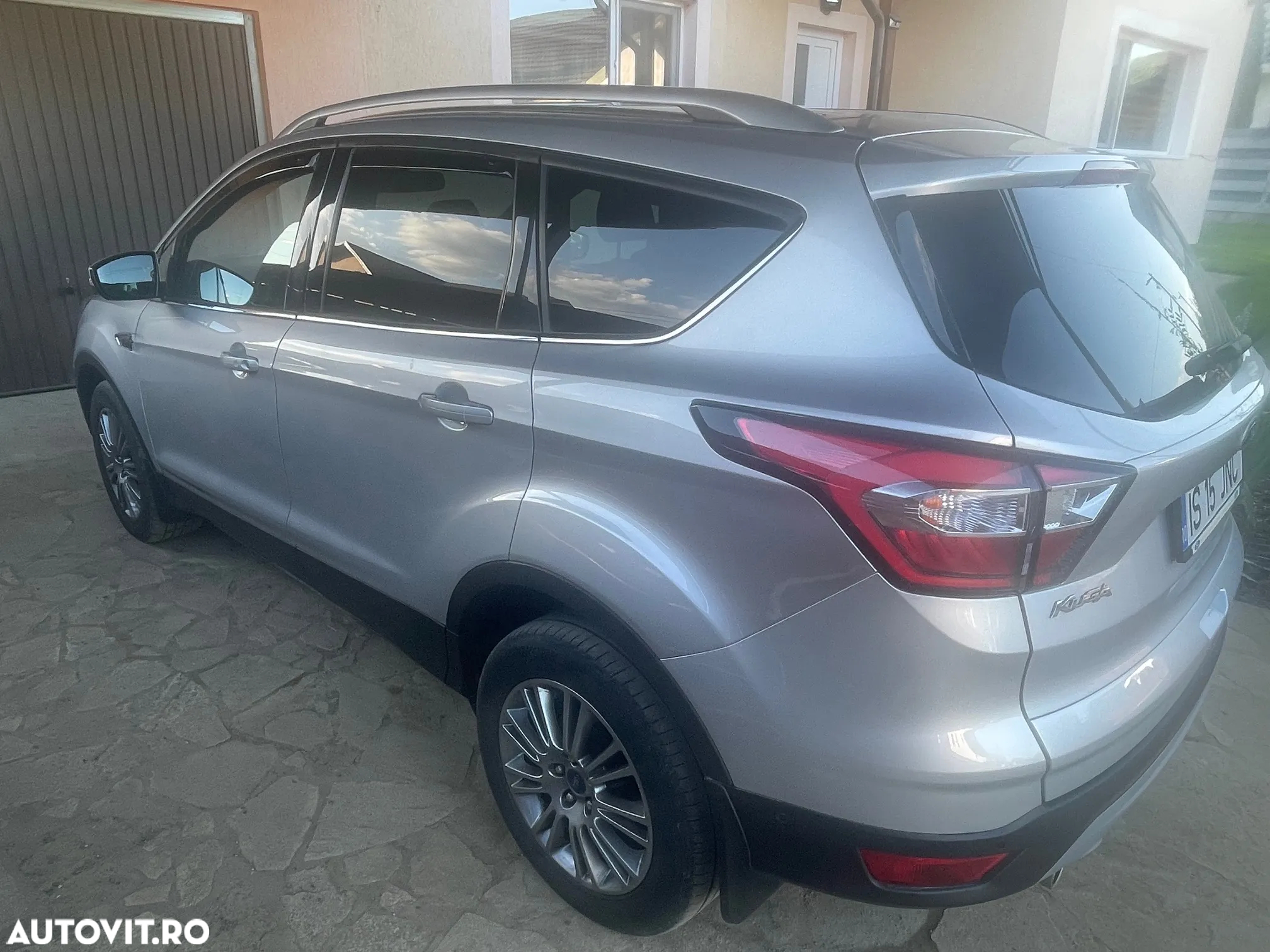 Ford Kuga 1.5 EcoBoost 2WD Titanium - 3