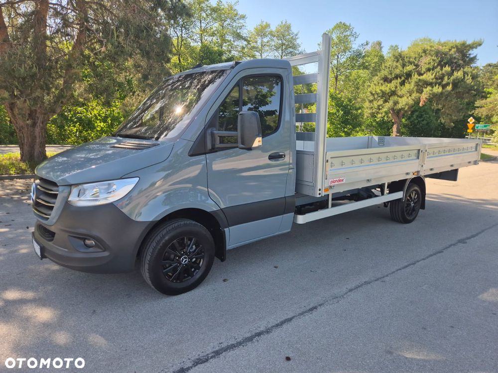 Mercedes-Benz Sprinter - 1