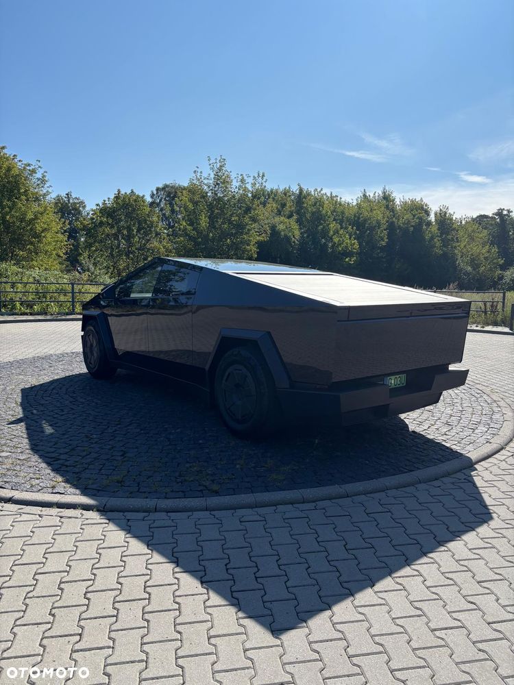 Tesla Cybertruck - 4