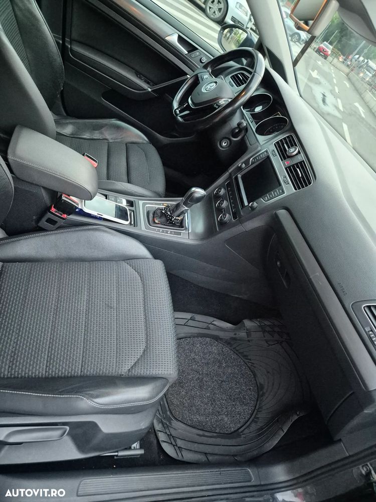 Volkswagen Golf - 20