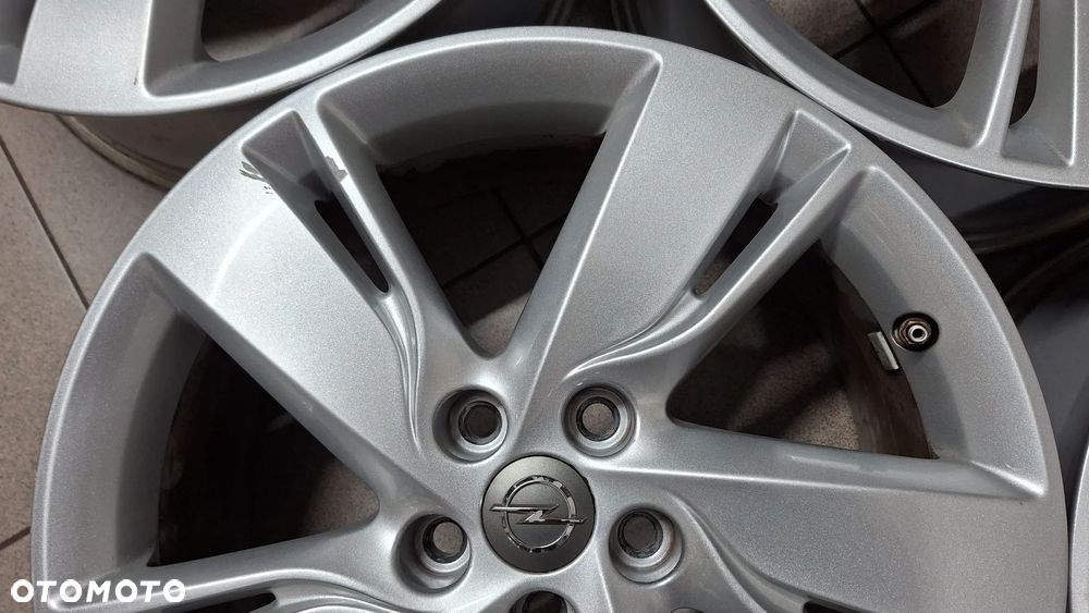 Felgi Aluminiowe 17 Opel Astra J 5x105 ET 42 - 4