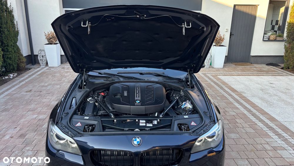 BMW Seria 5 525d xDrive - 16