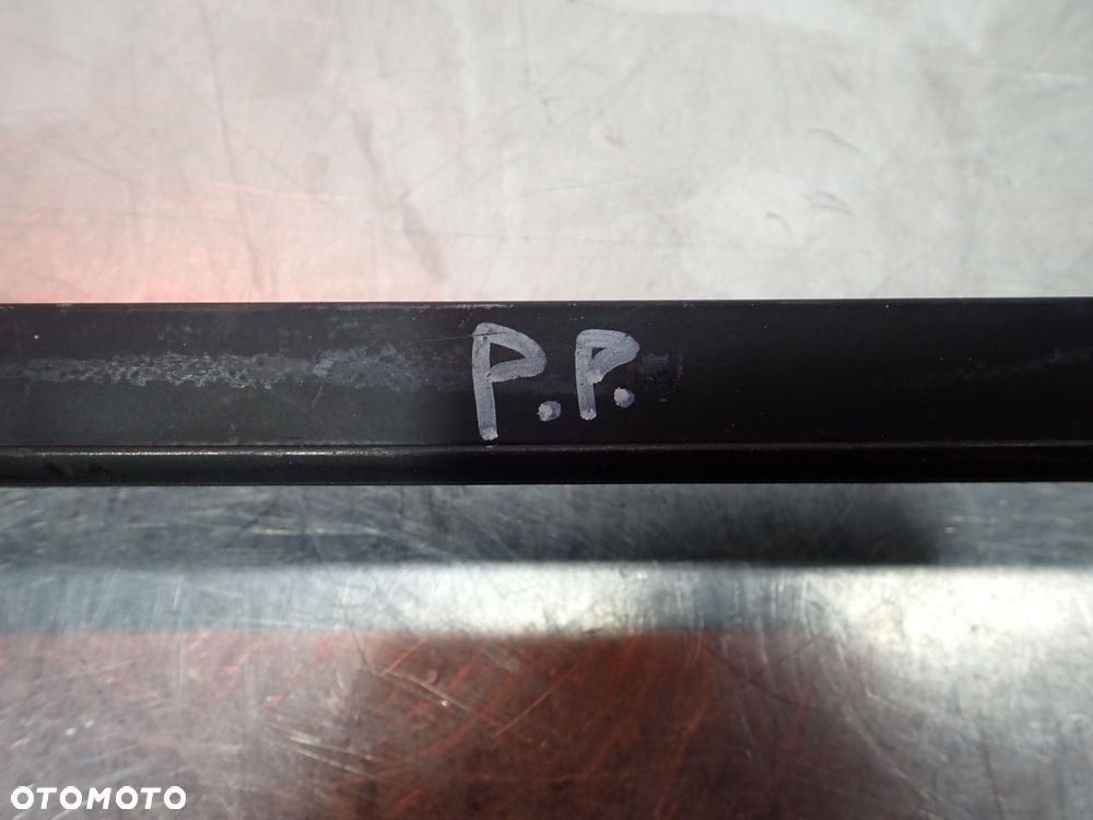 PROWADNICA SZYBY PRAWY PRZÓD VOLKSWAGEN T3 - 5