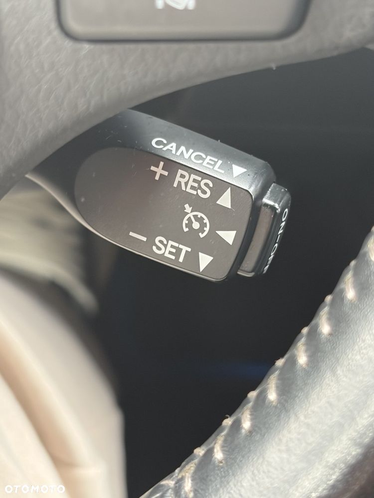 Toyota Auris 1.8 HSD Luna - 13