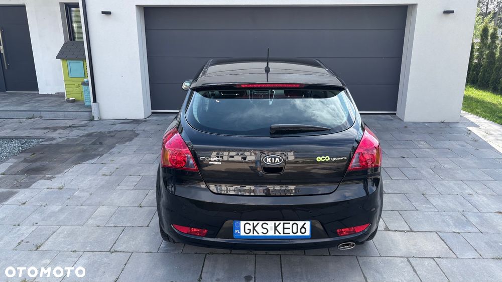 Kia Ceed 1.6 CRDi ISG Vision - 37