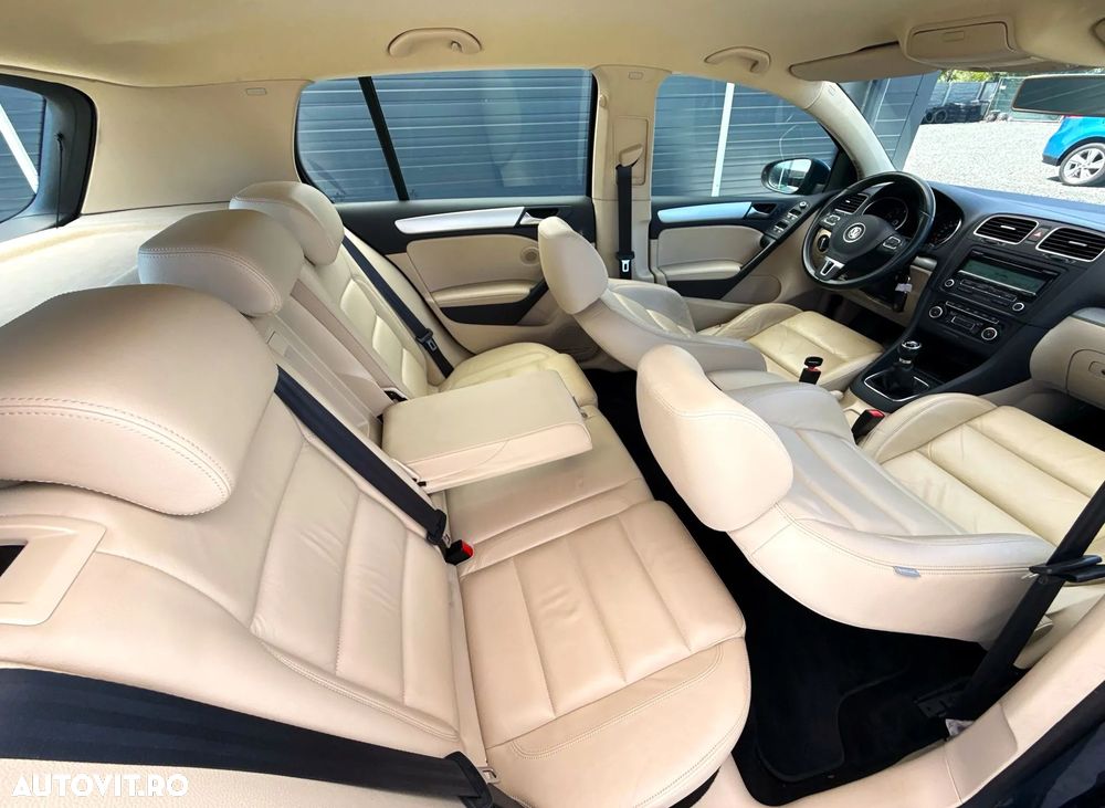 Volkswagen Golf 1.4 TSI Exclusive - 26