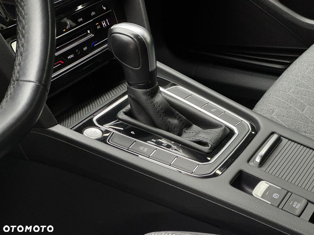 Volkswagen Passat Variant - 11